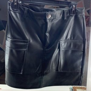 Laura’s boutique skirt size M